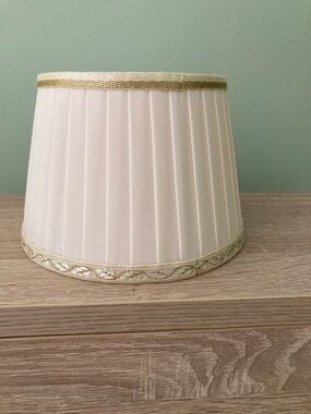 Classic Cream Pleated Lamp Shade with Gold Trim